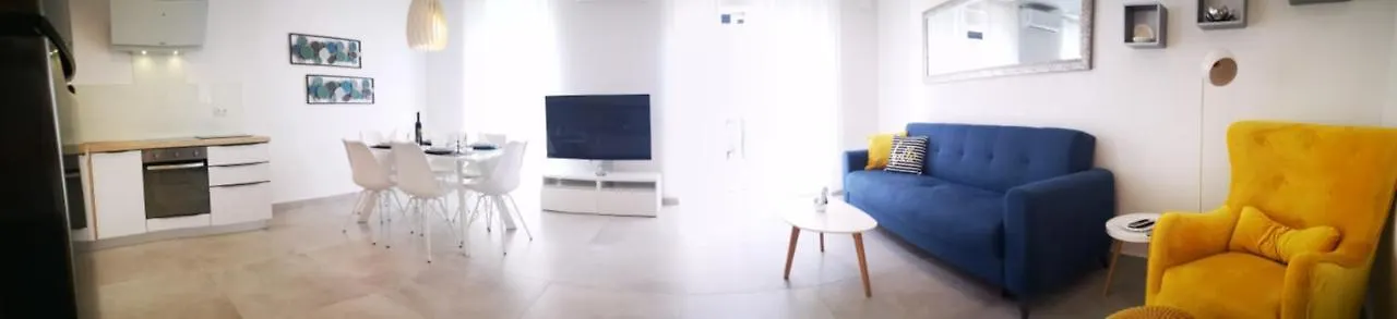 Apartment Emma Trogir 0*,